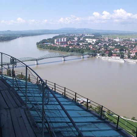 Ria Panzio Bed and Breakfast Esztergom Exteriör bild
