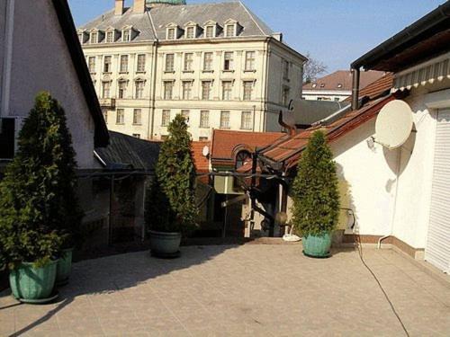 Ria Panzio Bed and Breakfast Esztergom Exteriör bild