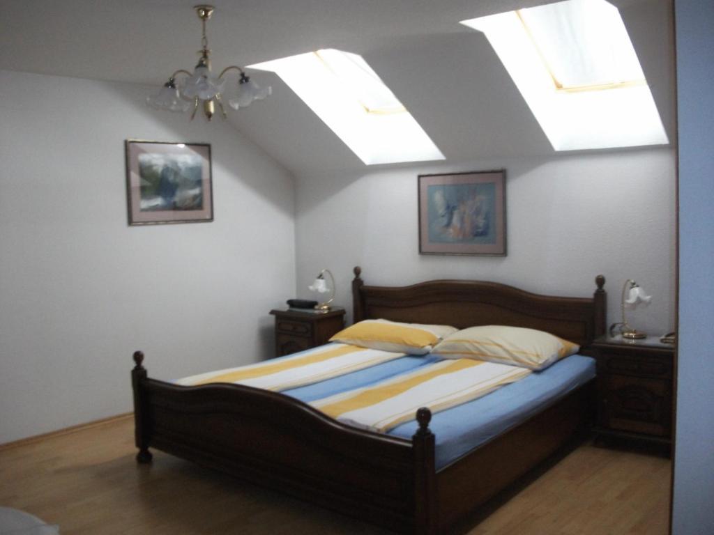 Ria Panzio Bed and Breakfast Esztergom Exteriör bild