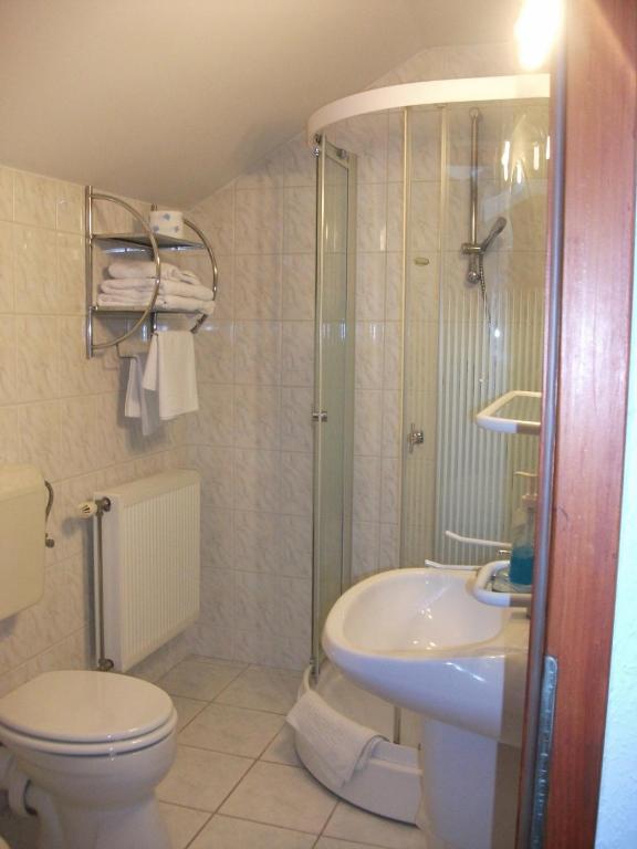 Ria Panzio Bed and Breakfast Esztergom Exteriör bild